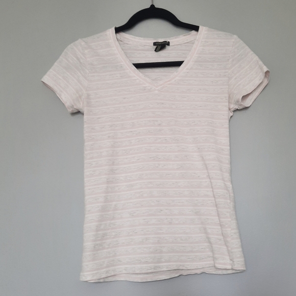 🖤 F21 Fitted V-neck Tee - 🖤 Bundle - Picture 5 of 6